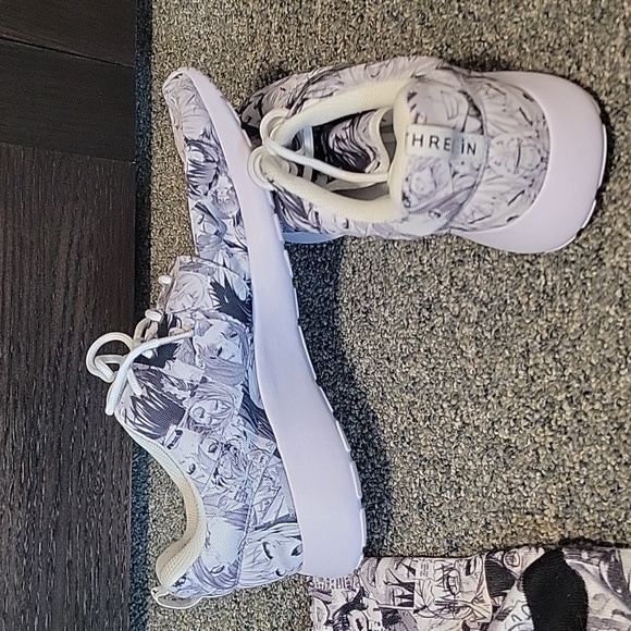 Three In Shoes - Picture 3 of 6